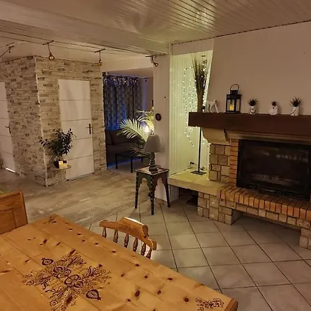 Le De Brassac Holiday home *
